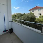 At Your Abroad - In Private House 地拉那