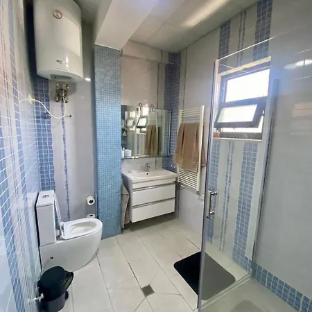 At Your Abroad - In Private House شقة